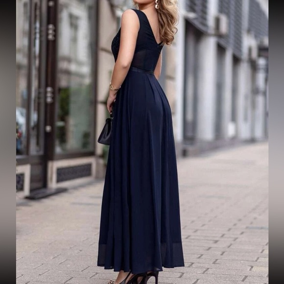 COPY - Luxe contrast lace chiffon formal dress - Picture 7 of 14